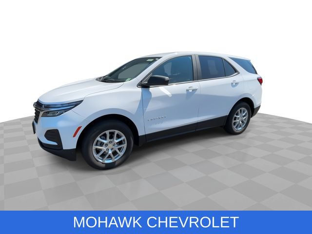 Used 2024 Chevrolet Equinox LS w/ LS Convenience Package AWD/4WD image 4