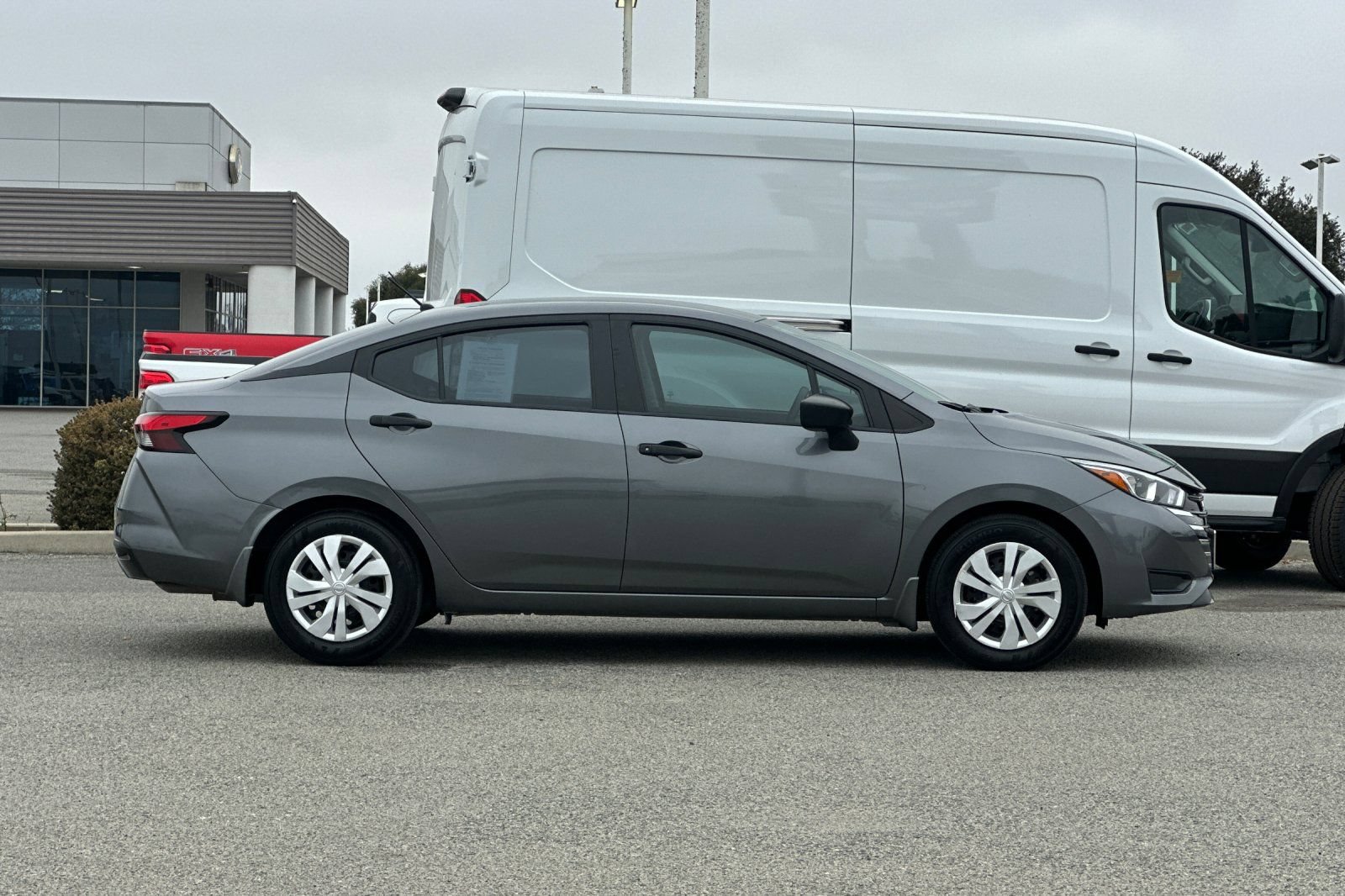 Used 2024 Nissan Versa S FWD image 3