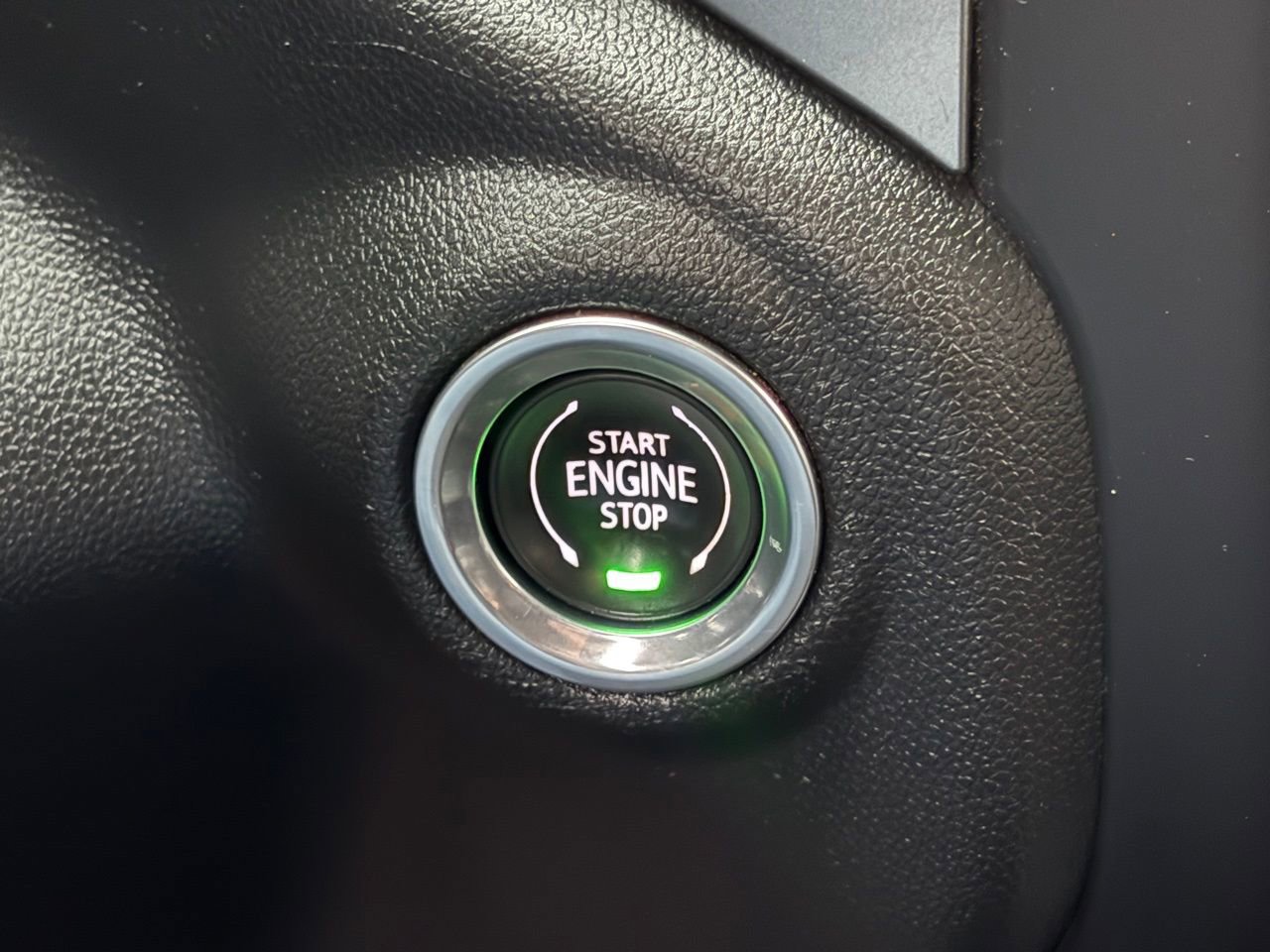 Used 2020 Chevrolet Silverado 1500 LT w/ Convenience Package image 24