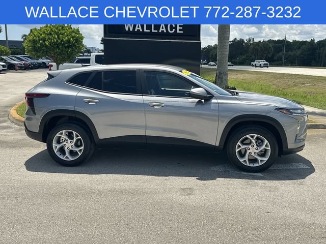 Used 2024 Chevrolet Trax LS w/ LS Convenience Package FWD image 5