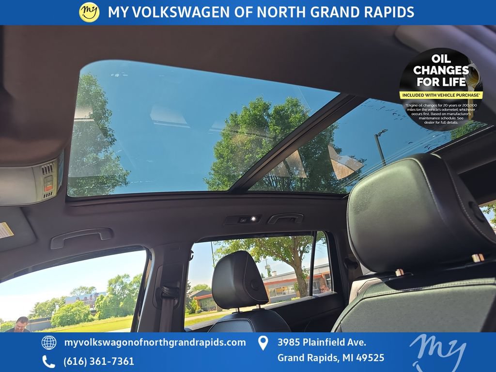 Used 2024 Volkswagen Tiguan SE R-Line AWD/4WD image 24
