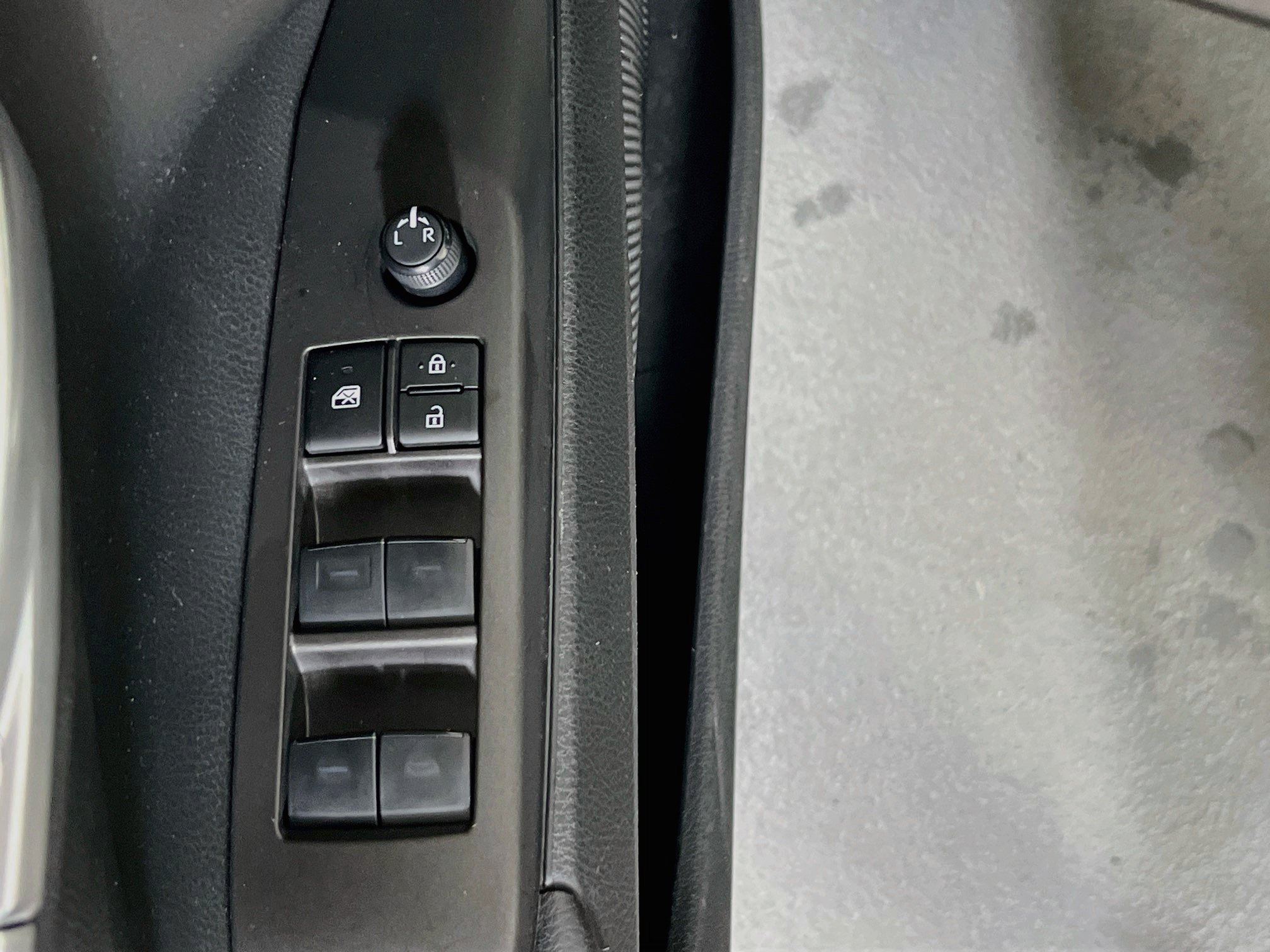 Used 2023 Toyota Camry LE FWD image 17