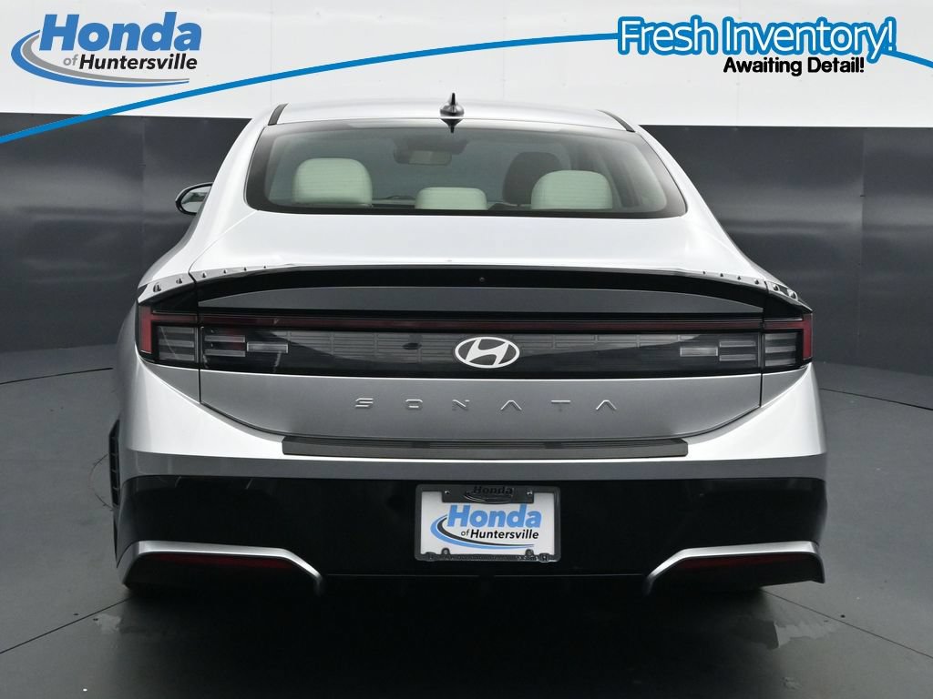 Used 2025 Hyundai Sonata SEL FWD image 8