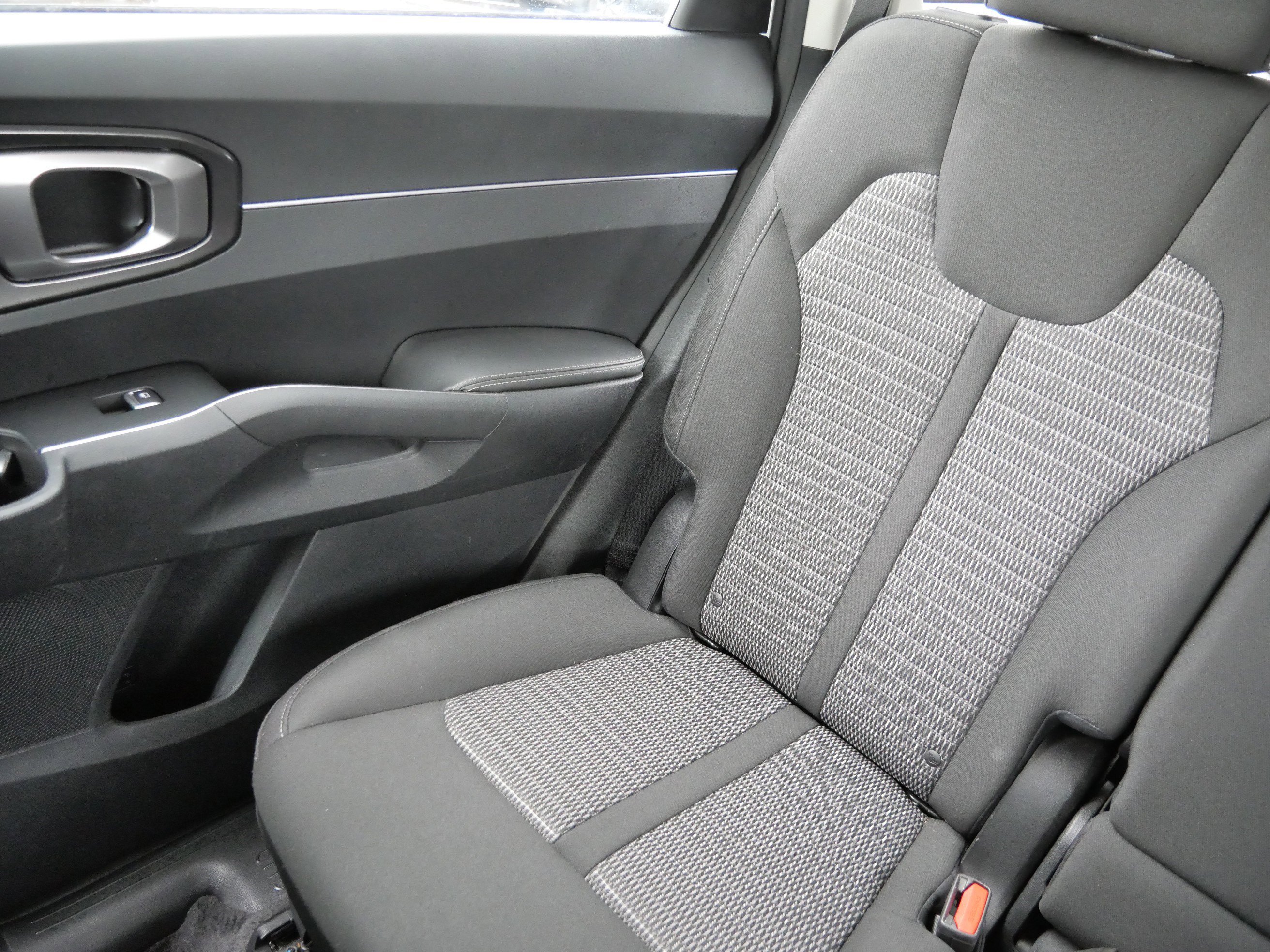 Used 2023 Kia Sorento LX image 12