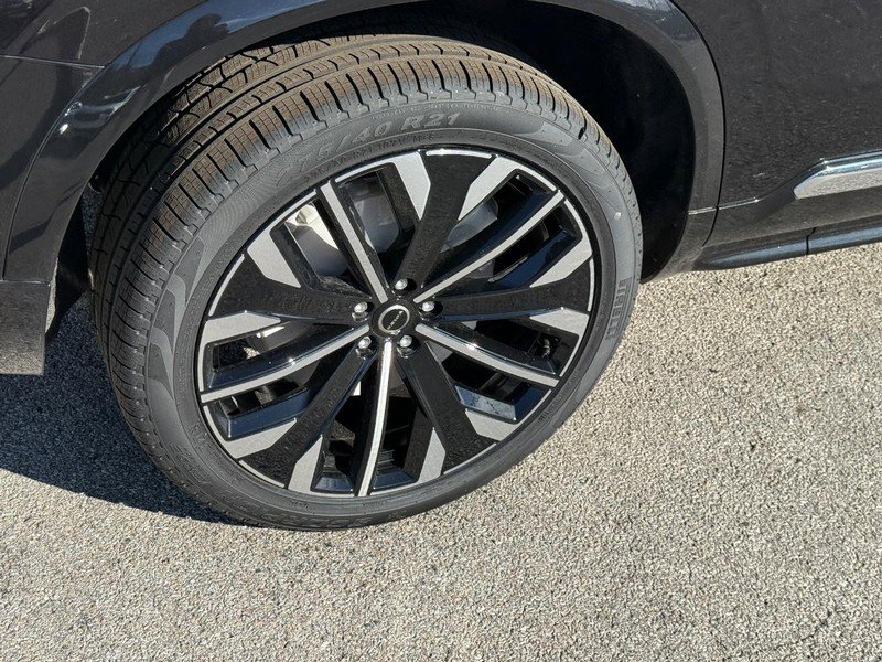 New 2026 Volvo XC90 B6 Ultra w/ Protection Package image 4