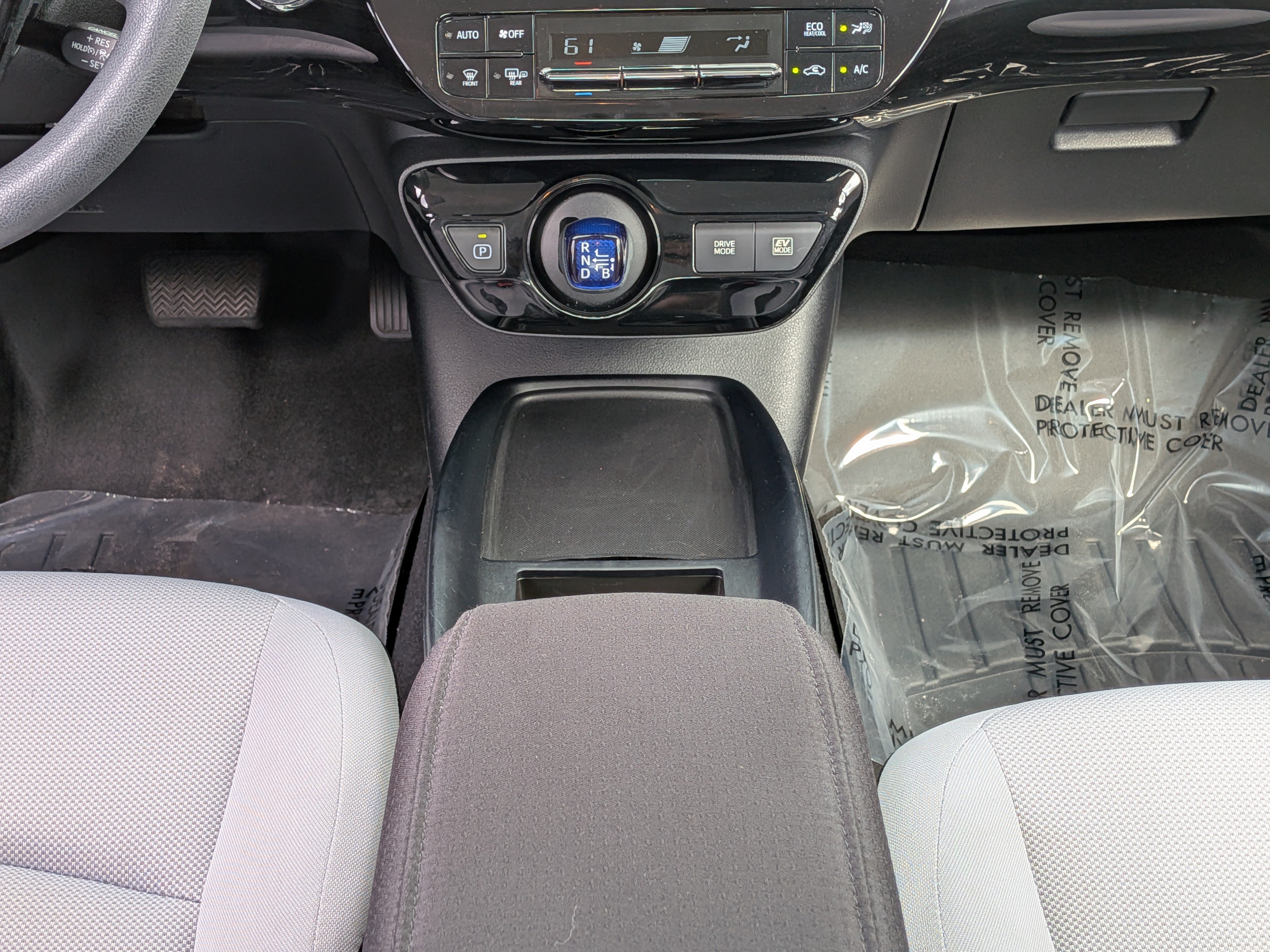 Used 2021 Toyota Prius L Eco FWD image 21