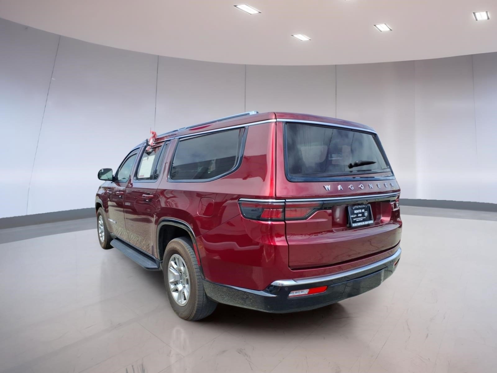 Used 2024 Jeep Wagoneer L 4WD image 3