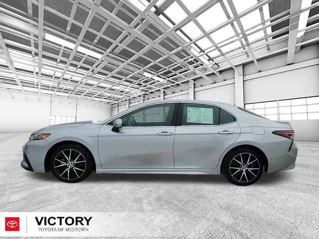 Used 2024 Toyota Camry SE image 6