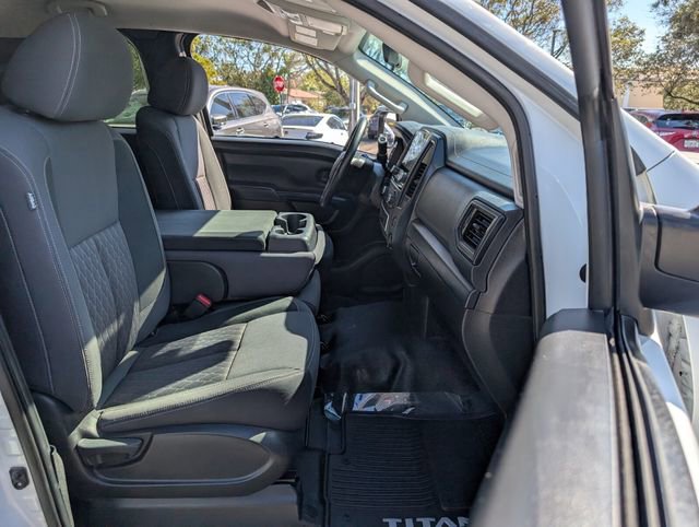 Used 2022 Nissan Titan S image 21