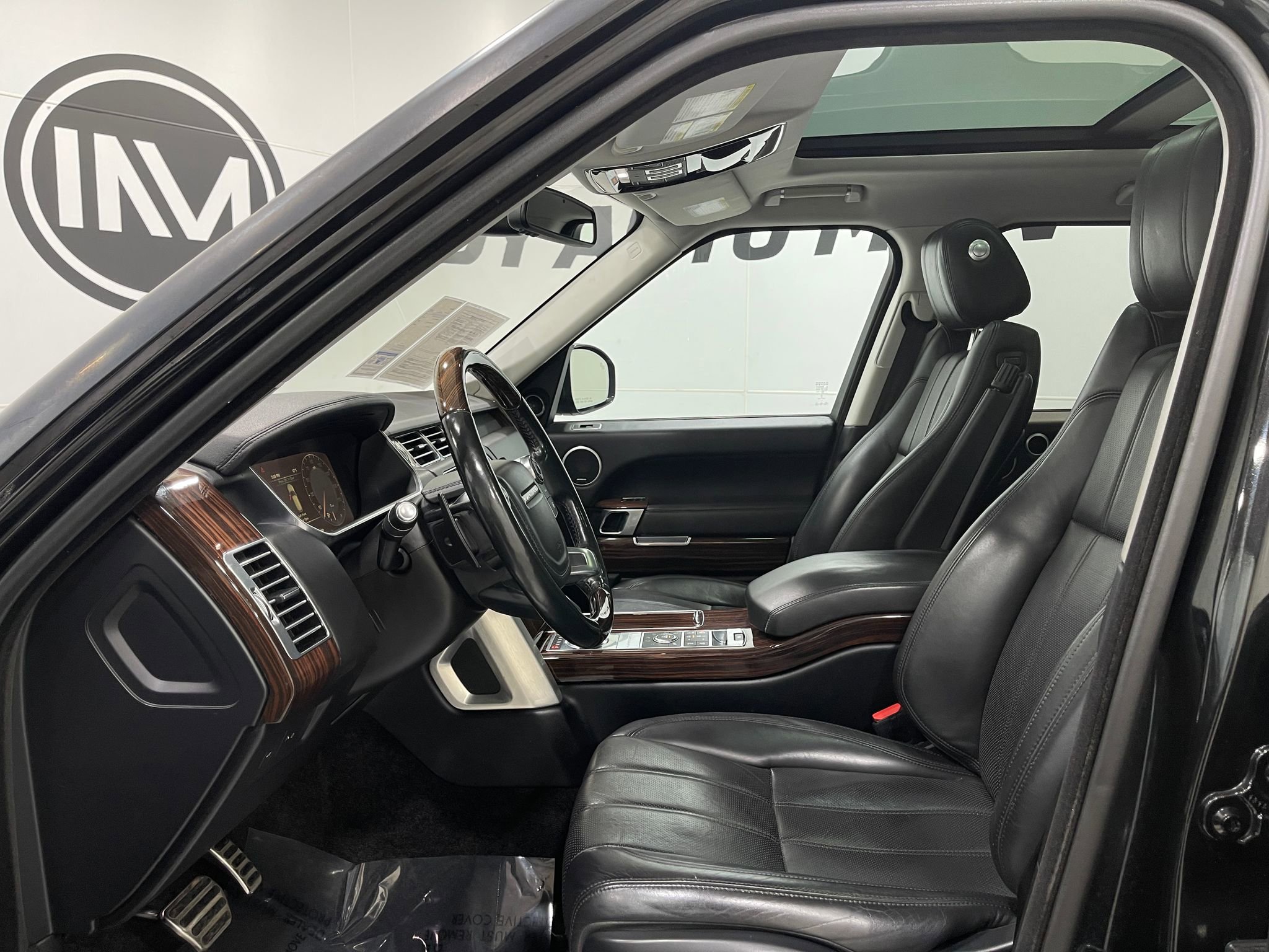 Used 2016 Land Rover Range Rover Supercharged image 12