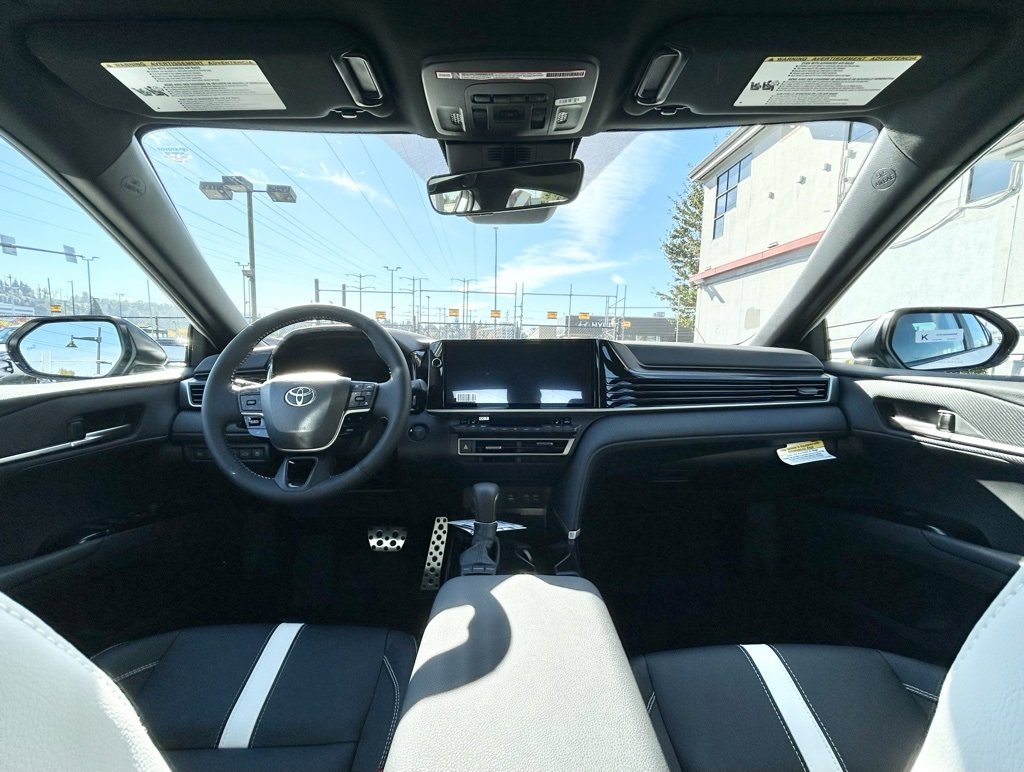 New 2026 Toyota Camry Hybrid image 17