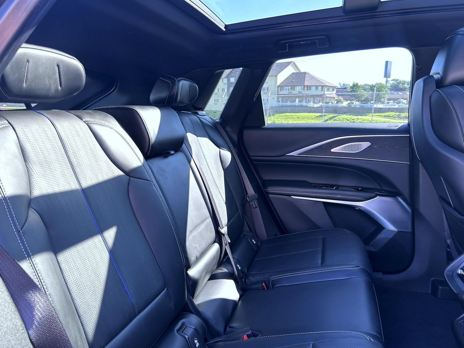 Certified 2024 Cadillac Lyriq Luxury AWD/4WD image 18