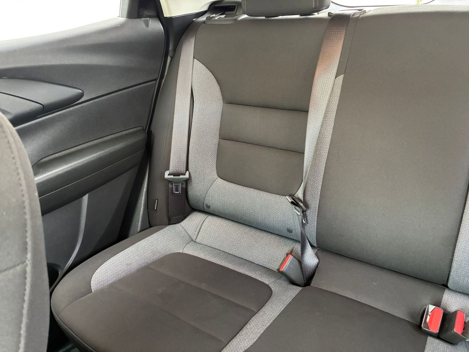 Used 2025 Chevrolet TrailBlazer LT image 38