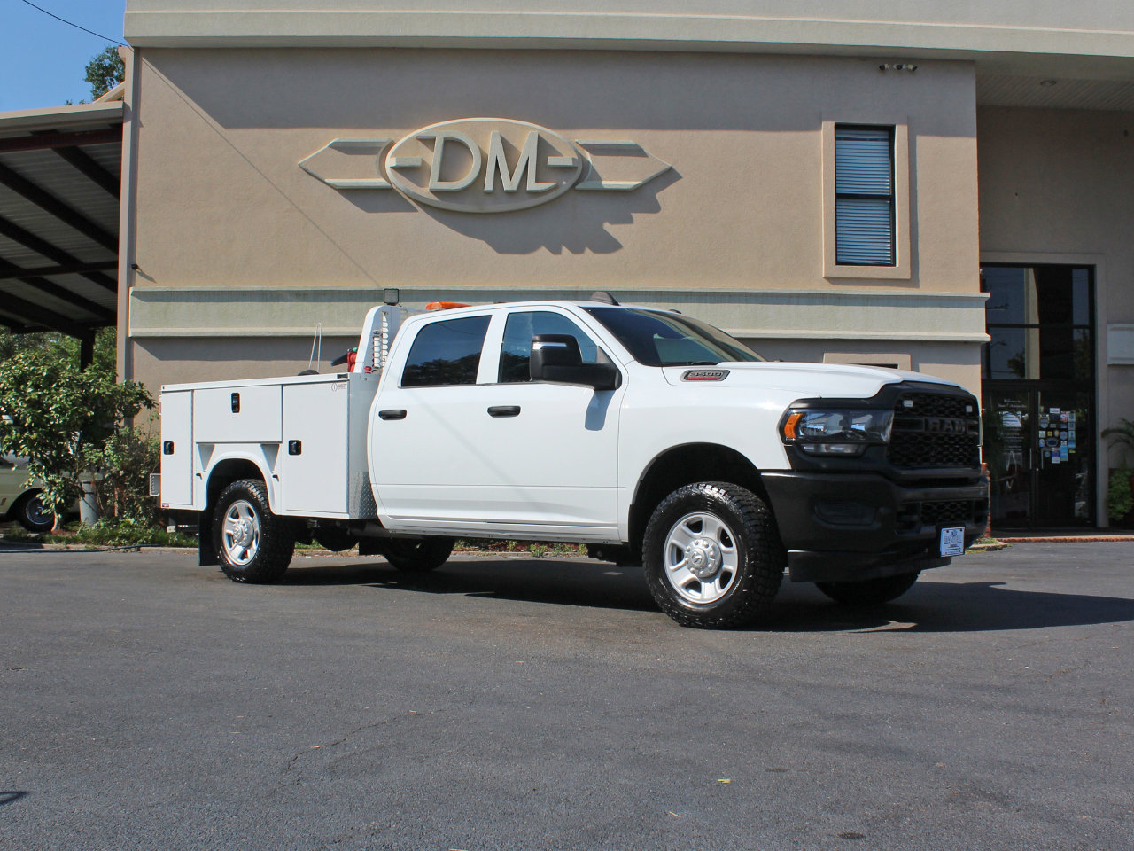 Used 2023 RAM 3500 Tradesman w/ Convenience Group image 4