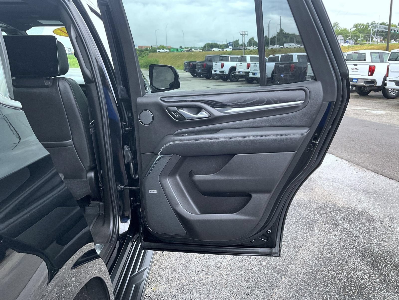 Used 2021 GMC Yukon Denali AWD/4WD image 17