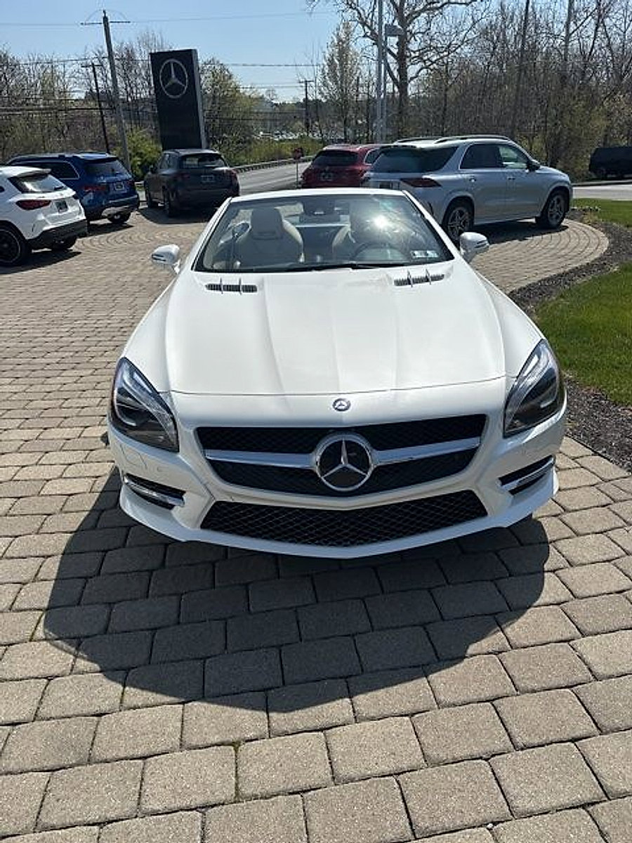 Used 2013 Mercedes-Benz SL 550 image 2
