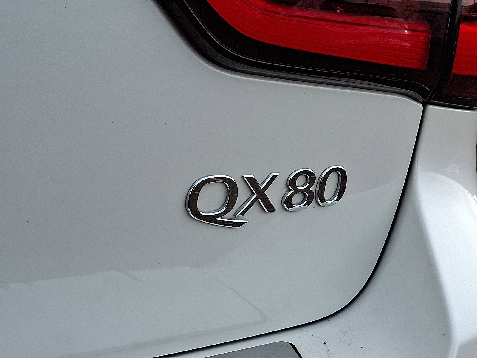Used 2024 INFINITI QX80 Sensory image 32