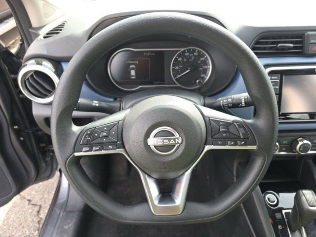 Used 2025 Nissan Versa SV image 12