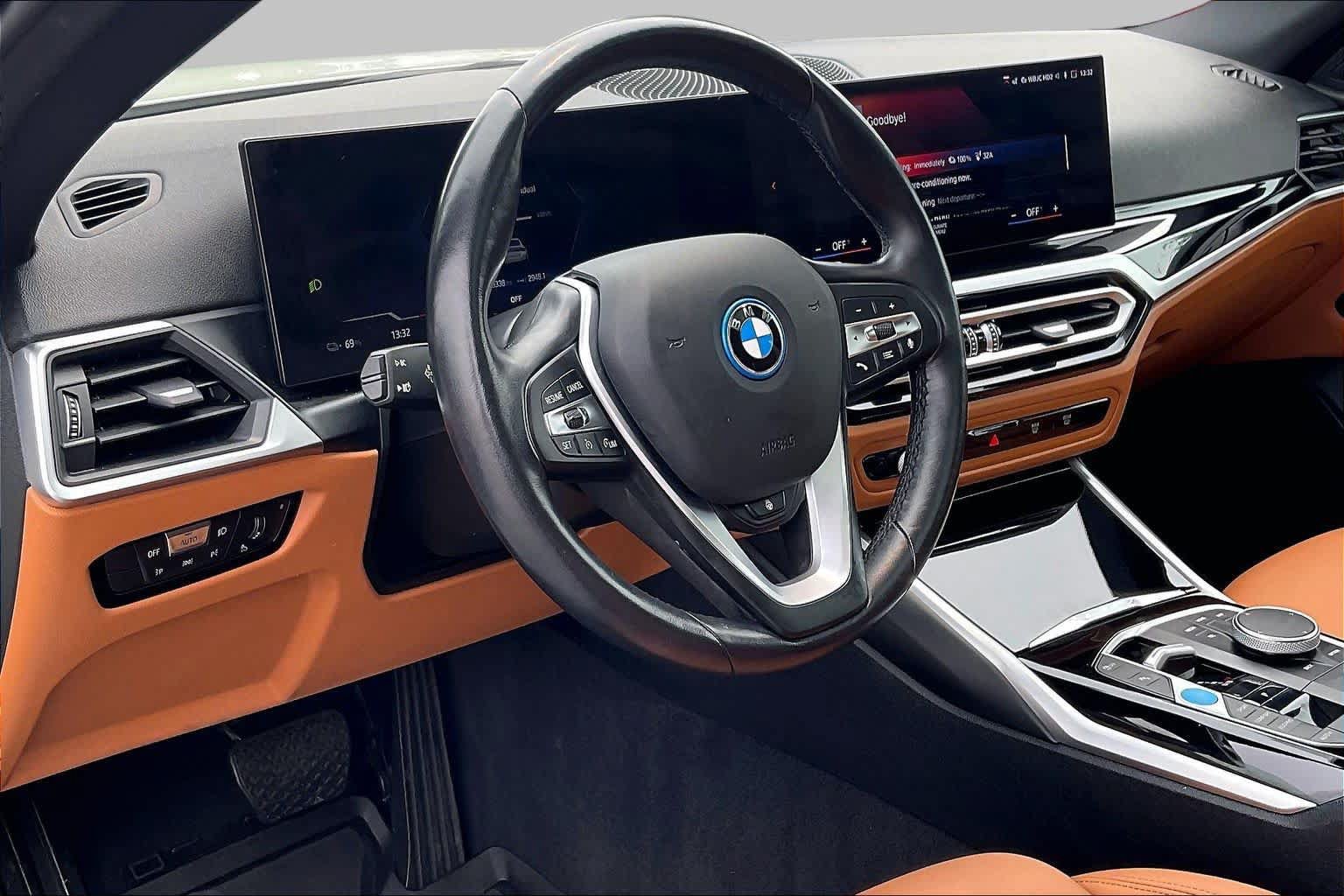 Used 2023 BMW i4 eDrive40 w/ Premium Package RWD image 17