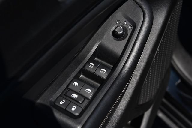 Used 2024 Jeep Grand Cherokee Altitude AWD/4WD image 8