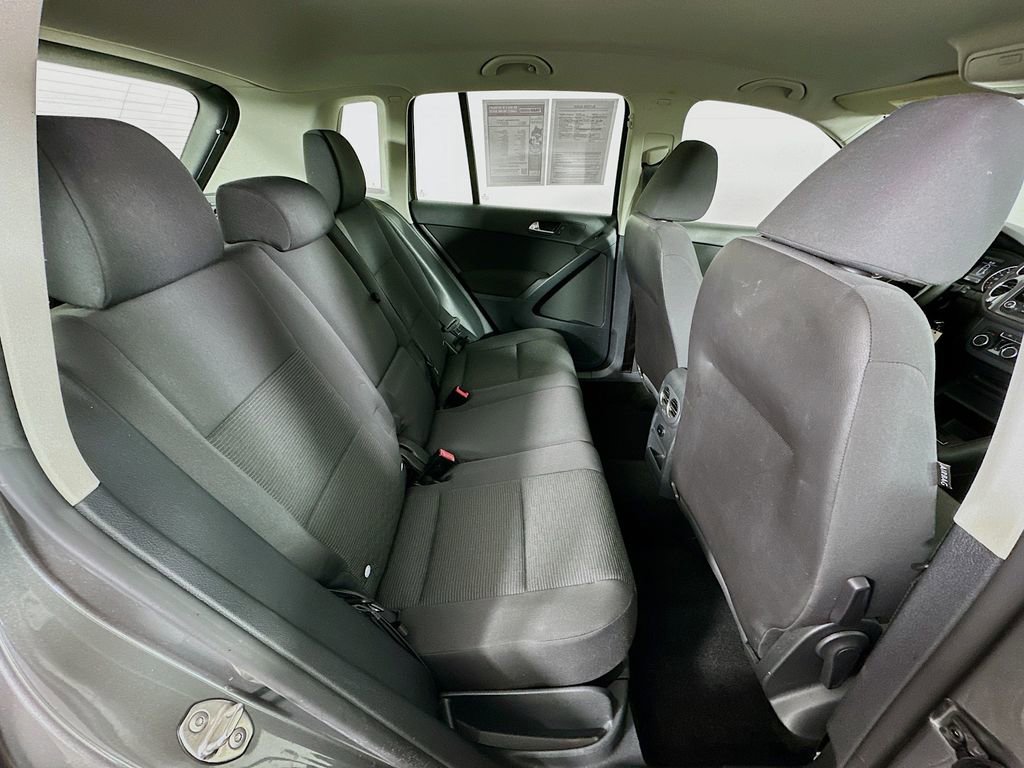 Used 2012 Volkswagen Tiguan S image 29