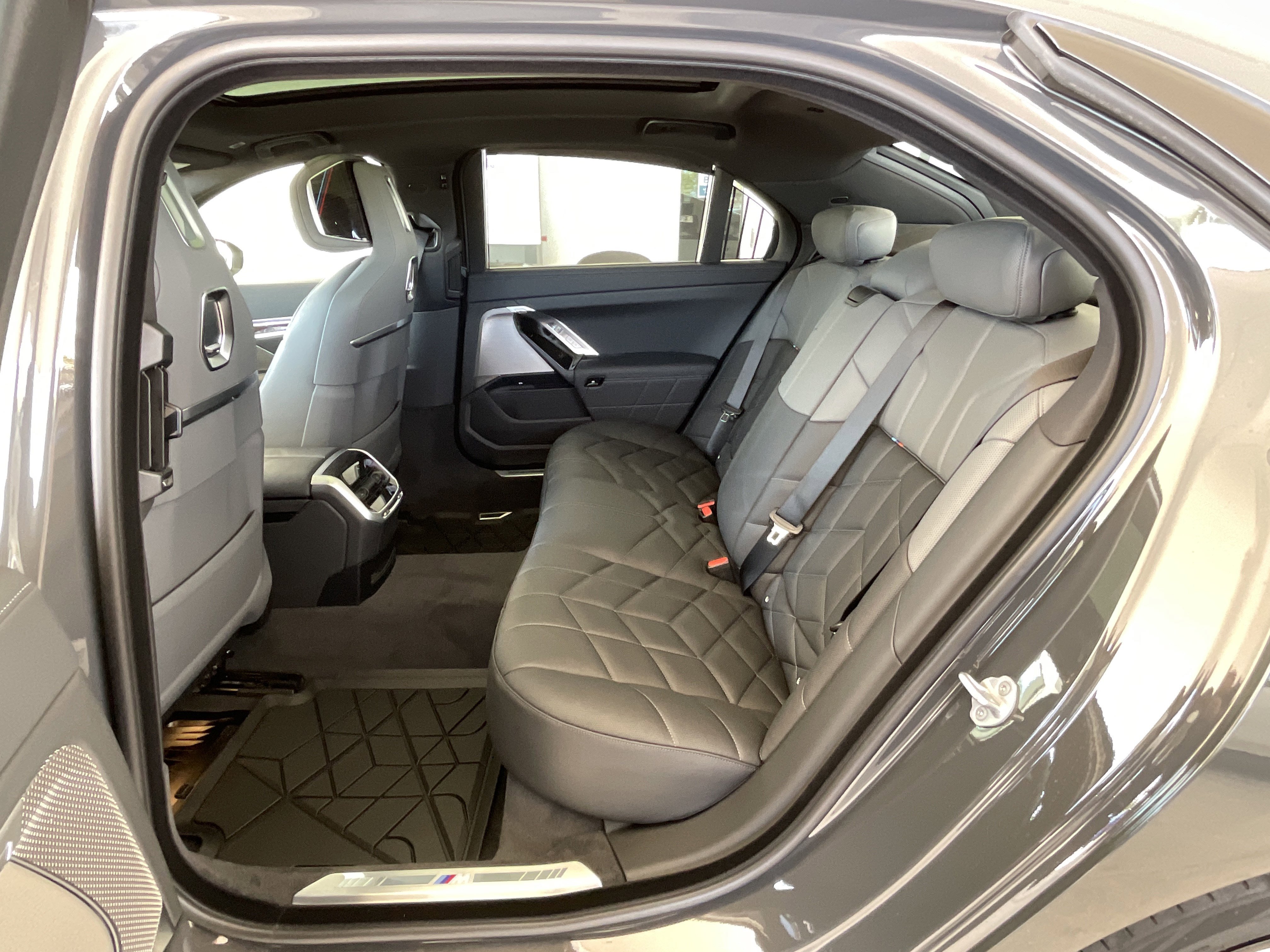 New 2026 BMW 760i xDrive w/ Executive Package AWD/4WD image 28