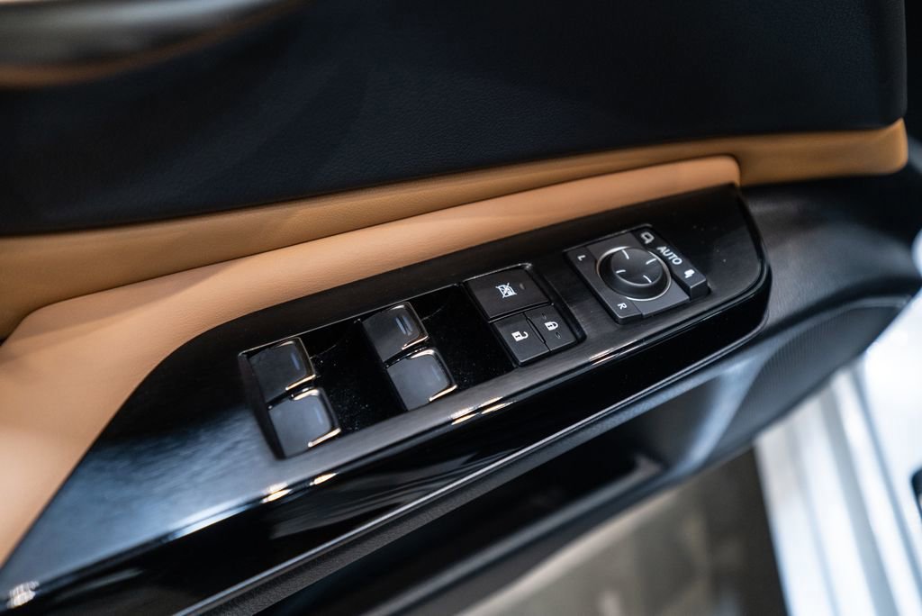 Used 2023 Lexus ES 350 w/ Premium Package image 23