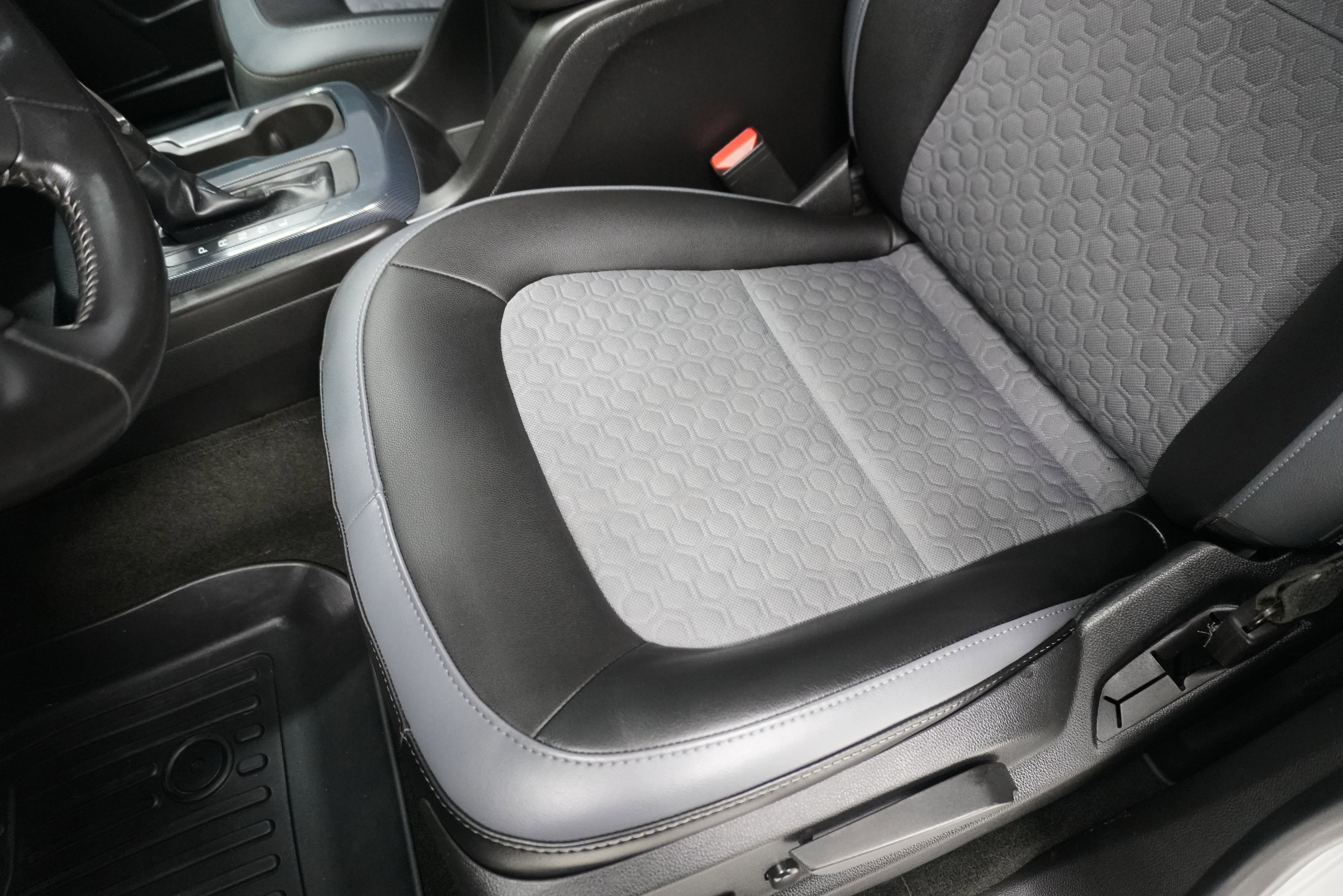 Used 2018 Chevrolet Colorado Z71 RWD image 13