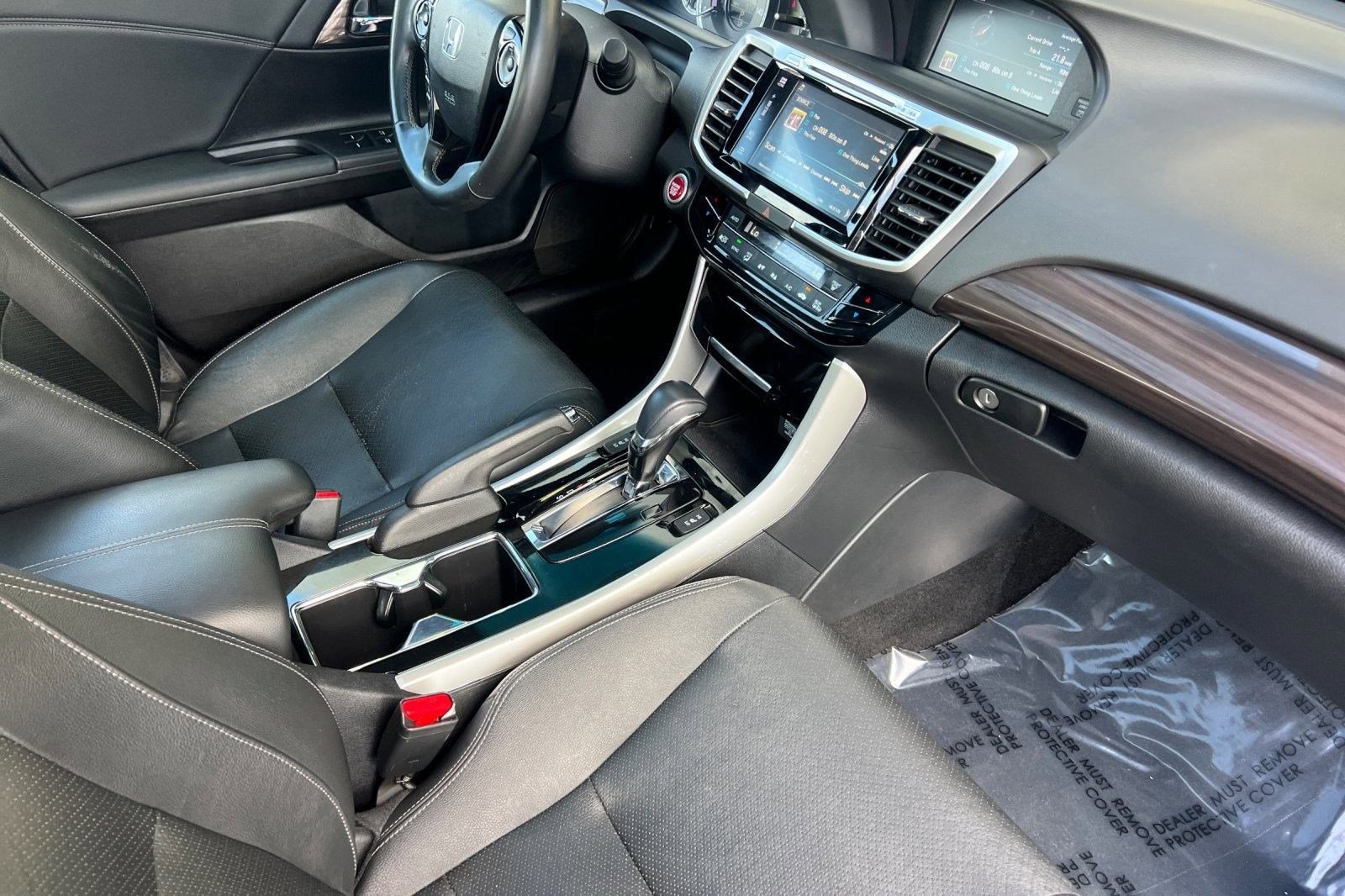 Used 2017 Honda Accord EX-L image 31