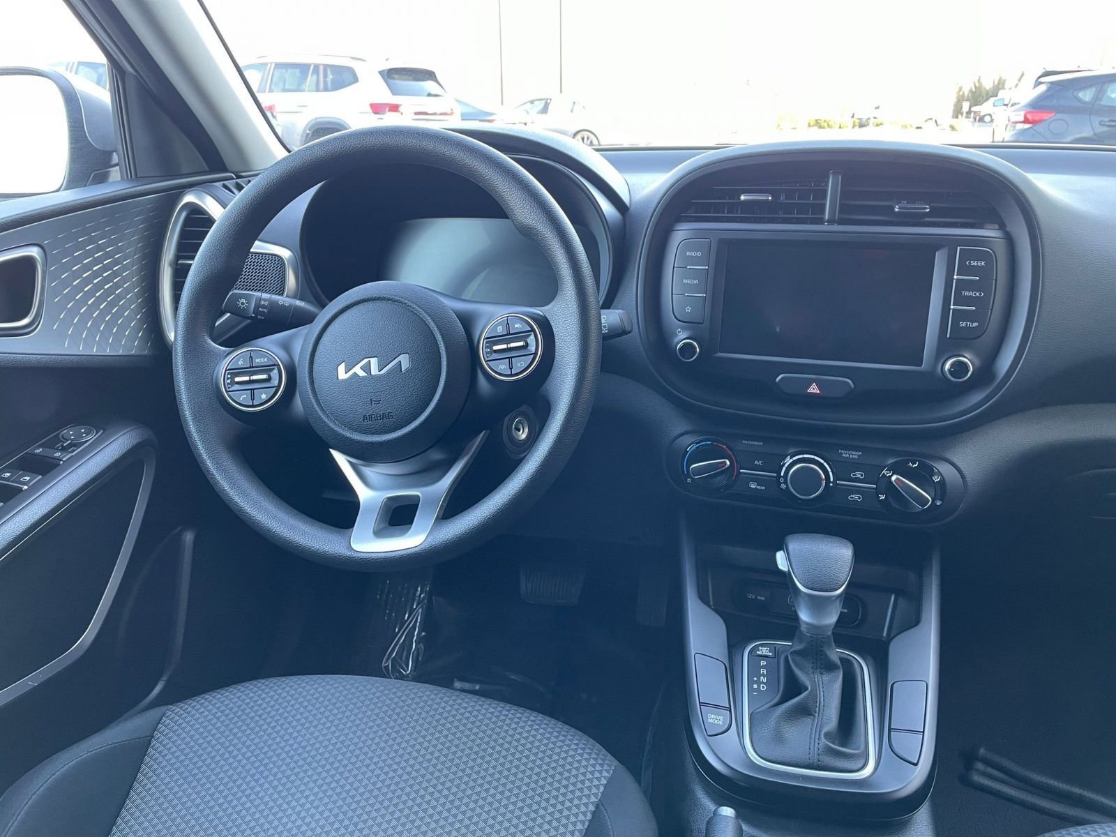 Used 2025 Kia Soul LX w/ LX Technology Package image 32