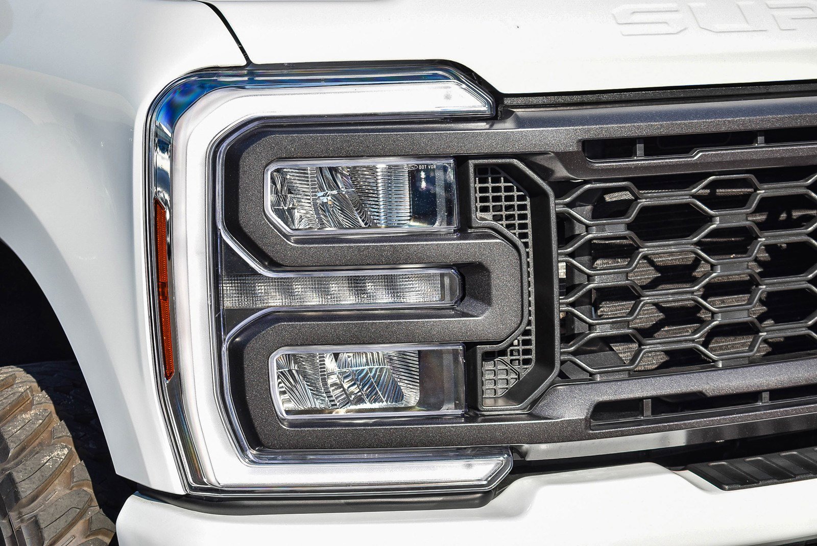 Used 2024 Ford F350 Lariat w/ Lariat Ultimate Package image 8