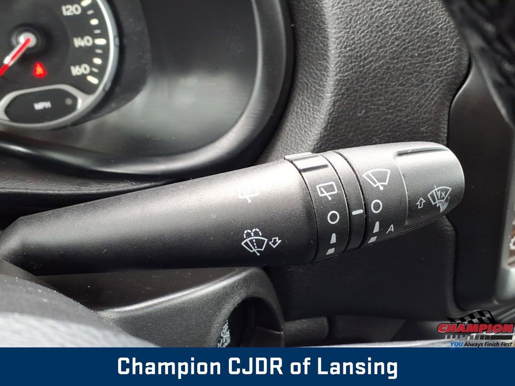 Used 2021 Jeep Renegade Limited image 18