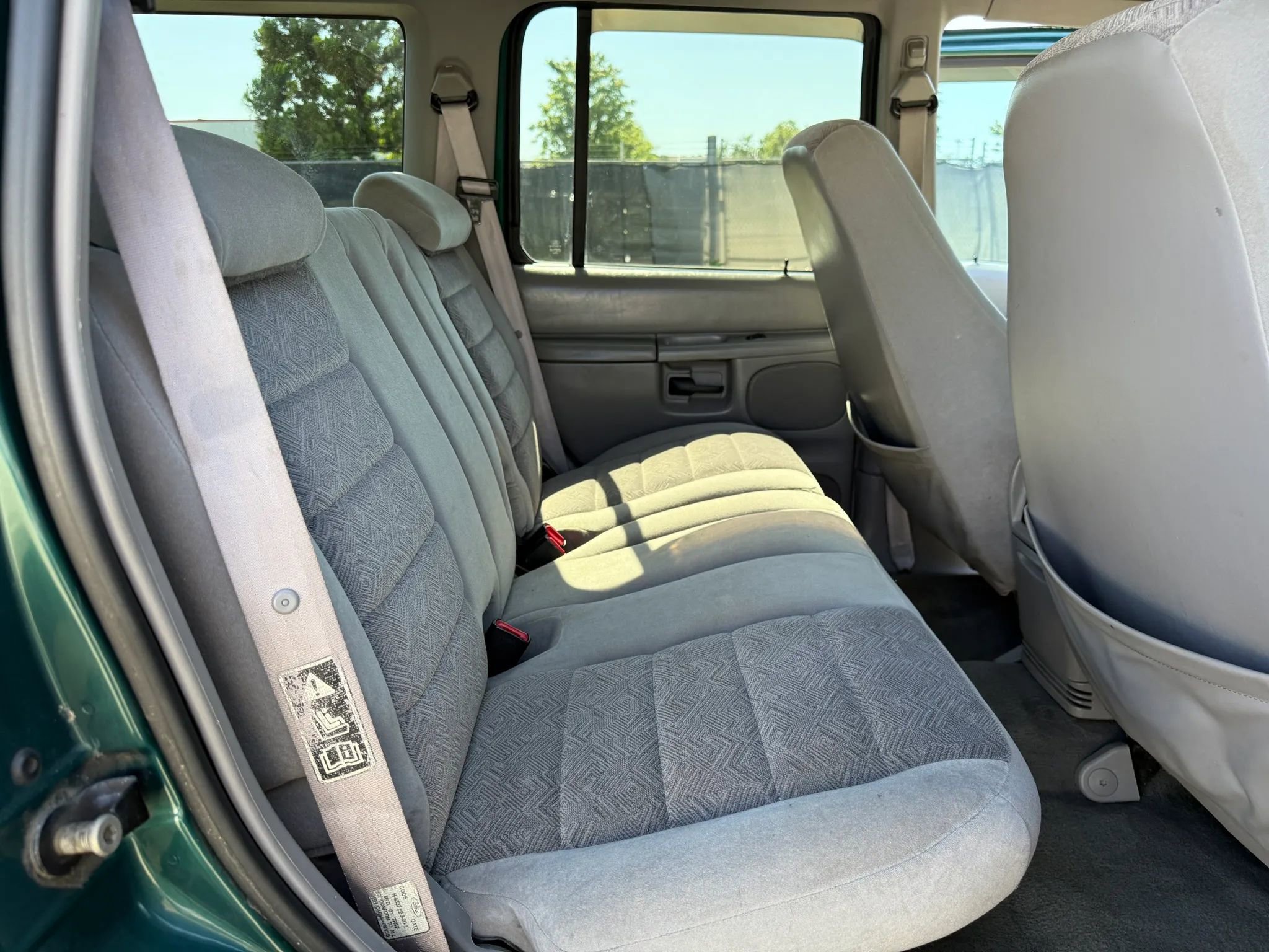 Used 2000 Ford Explorer XLT AWD/4WD image 20