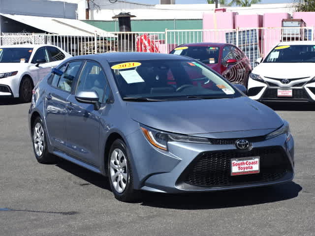 Used 2021 Toyota Corolla LE FWD image 2