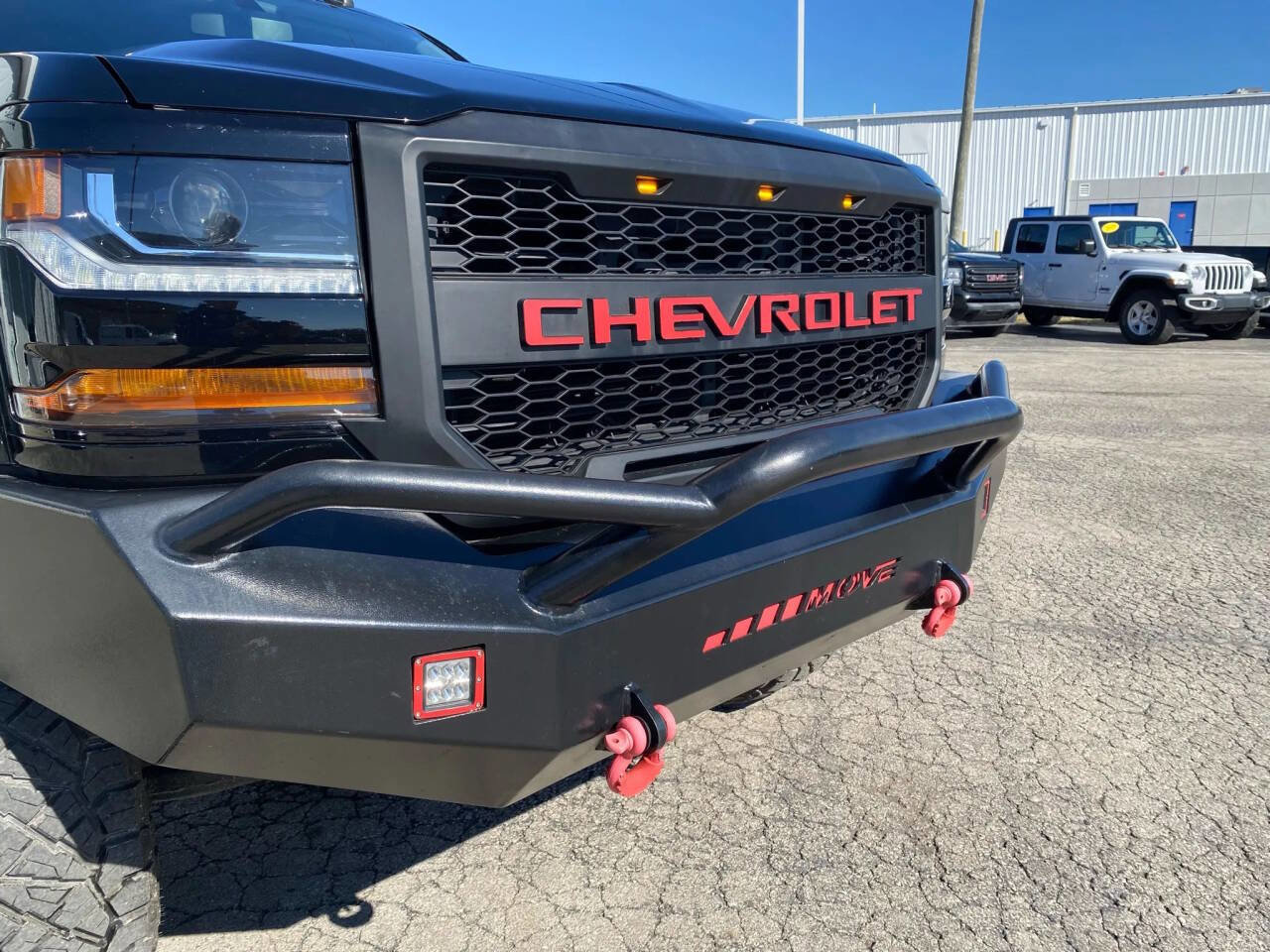 Used 2018 Chevrolet Silverado 1500 LT w/ All Star Edition AWD/4WD image 30