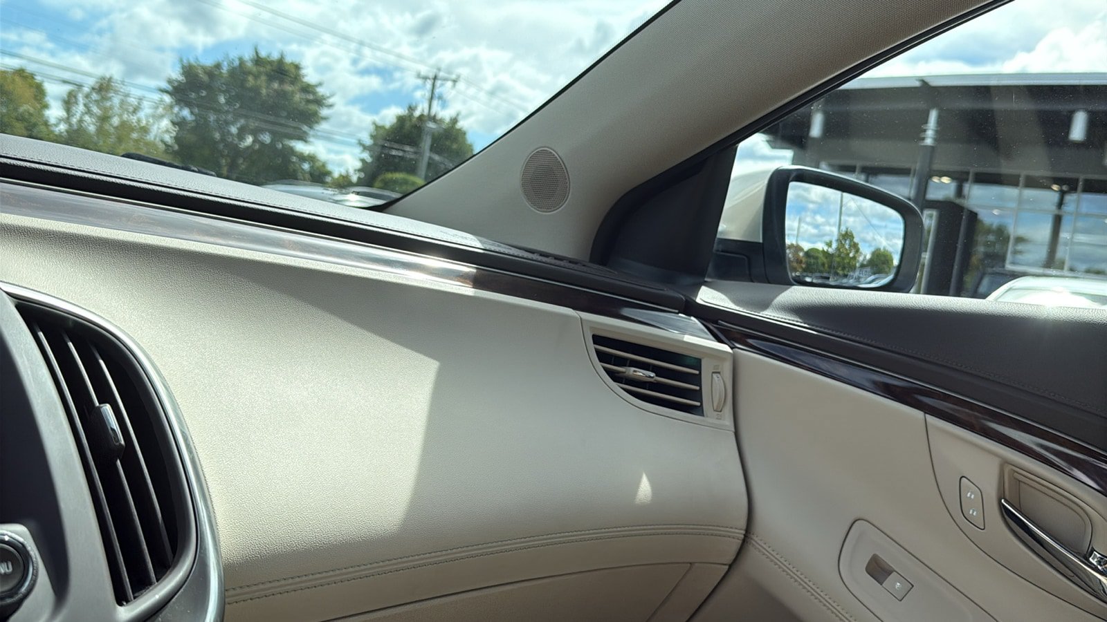 Used 2014 Buick LaCrosse FWD image 17