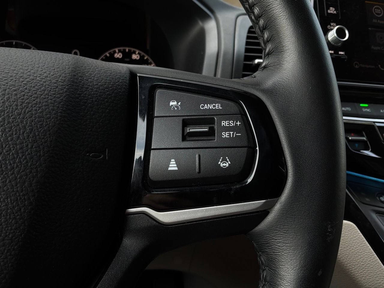 Used 2025 Honda Odyssey Touring image 48