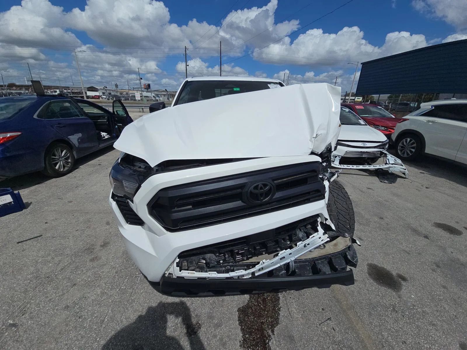 Used 2025 Toyota Tacoma SR image 5