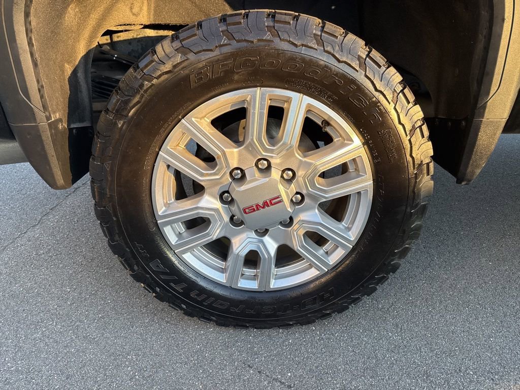 Used 2024 GMC Sierra 3500 SLT w/ SLT Premium Package image 5
