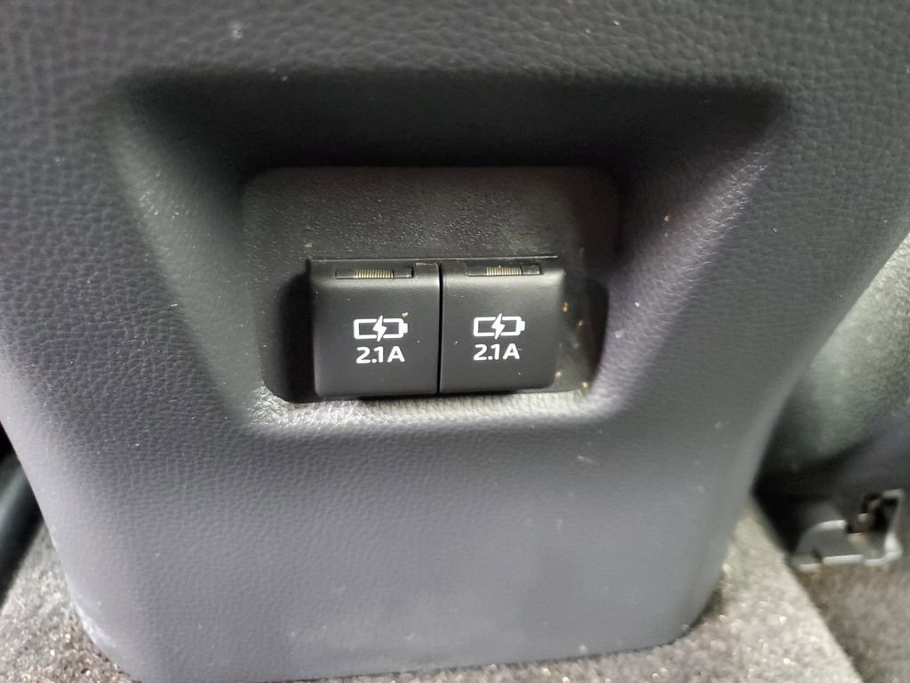Used 2019 Toyota RAV4 XLE w/ Convenience Package FWD image 12