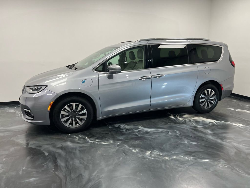Used 2021 Chrysler Pacifica Touring-L image 22