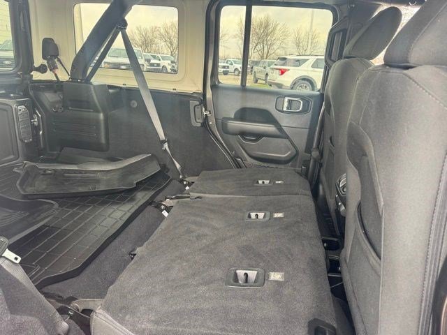 Used 2018 Jeep Wrangler Unlimited Sahara w/ Dual Top Group image 31