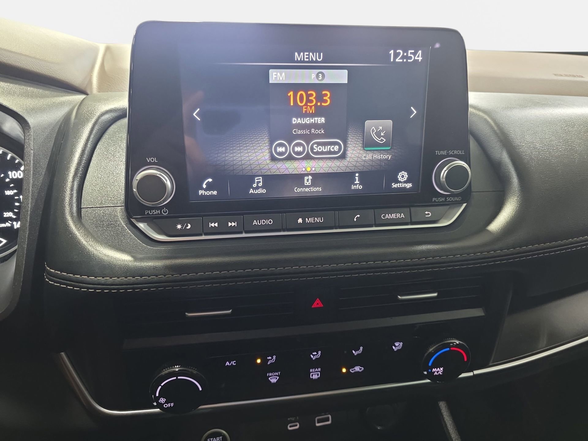 Used 2023 Nissan Rogue S image 19