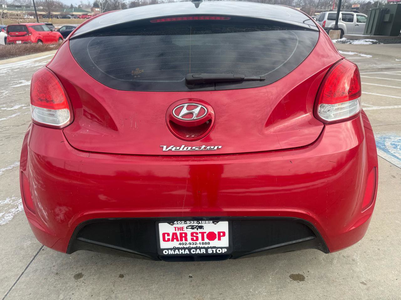 Used 2012 Hyundai Veloster w/ Style Pkg image 7