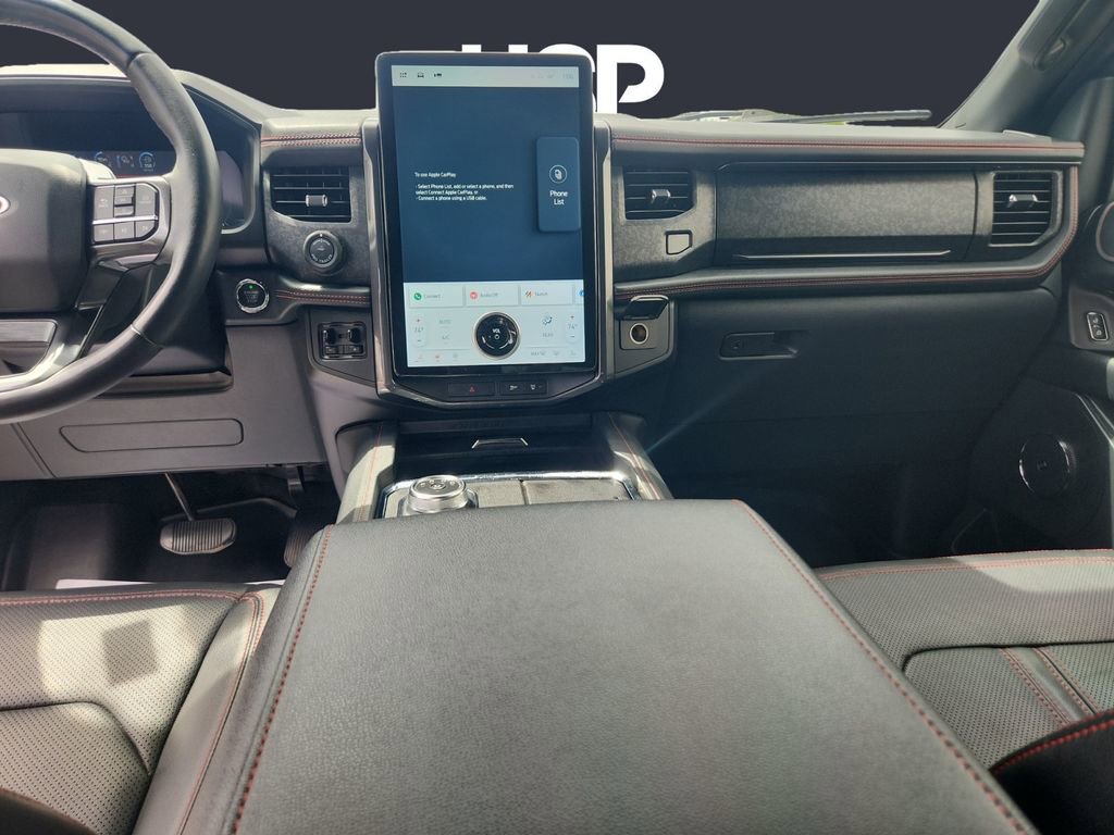 Used 2022 Ford Expedition Max Limited image 11