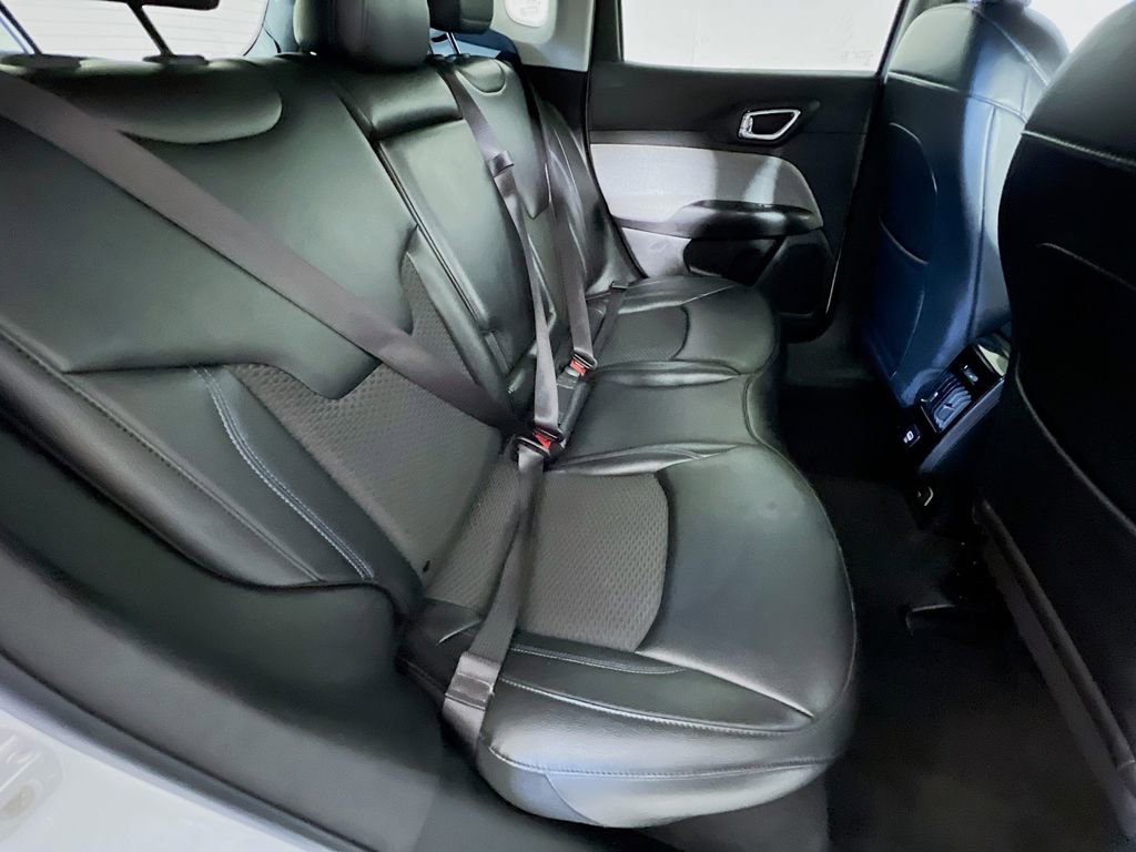 Used 2022 Jeep Compass Latitude image 24