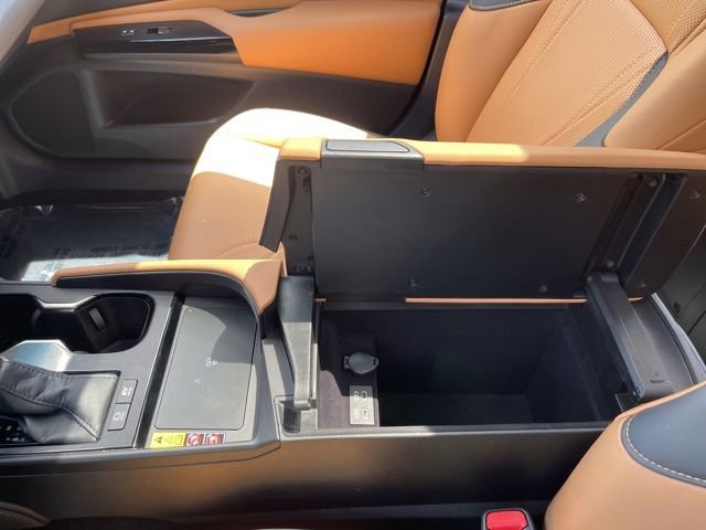 Used 2023 Lexus ES 300h Ultra Luxury w/ Accessory Package (Z1) FWD image 29