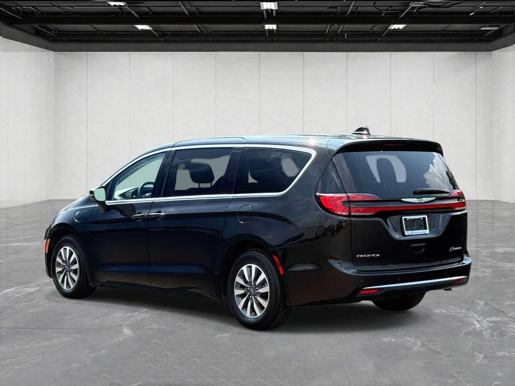 Used 2023 Chrysler Pacifica Touring-L FWD image 7