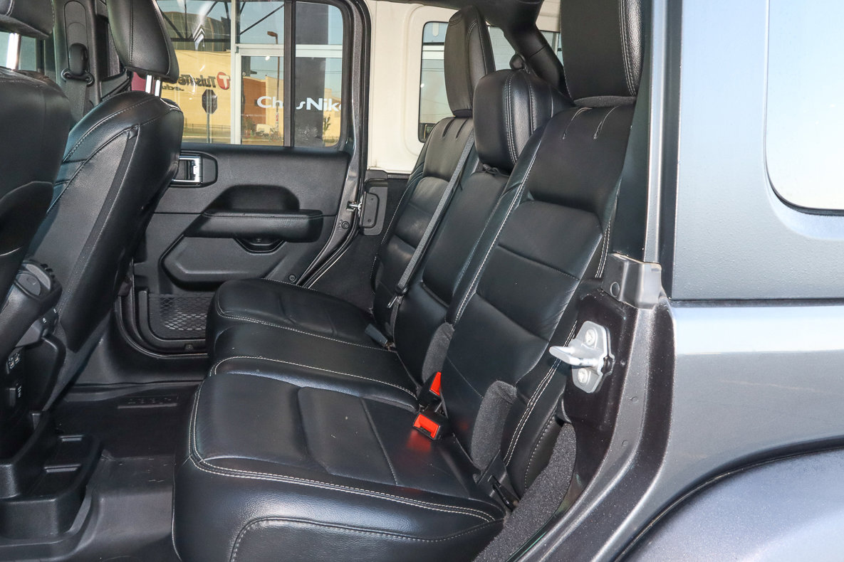 Used 2020 Jeep Wrangler Unlimited Sahara image 8