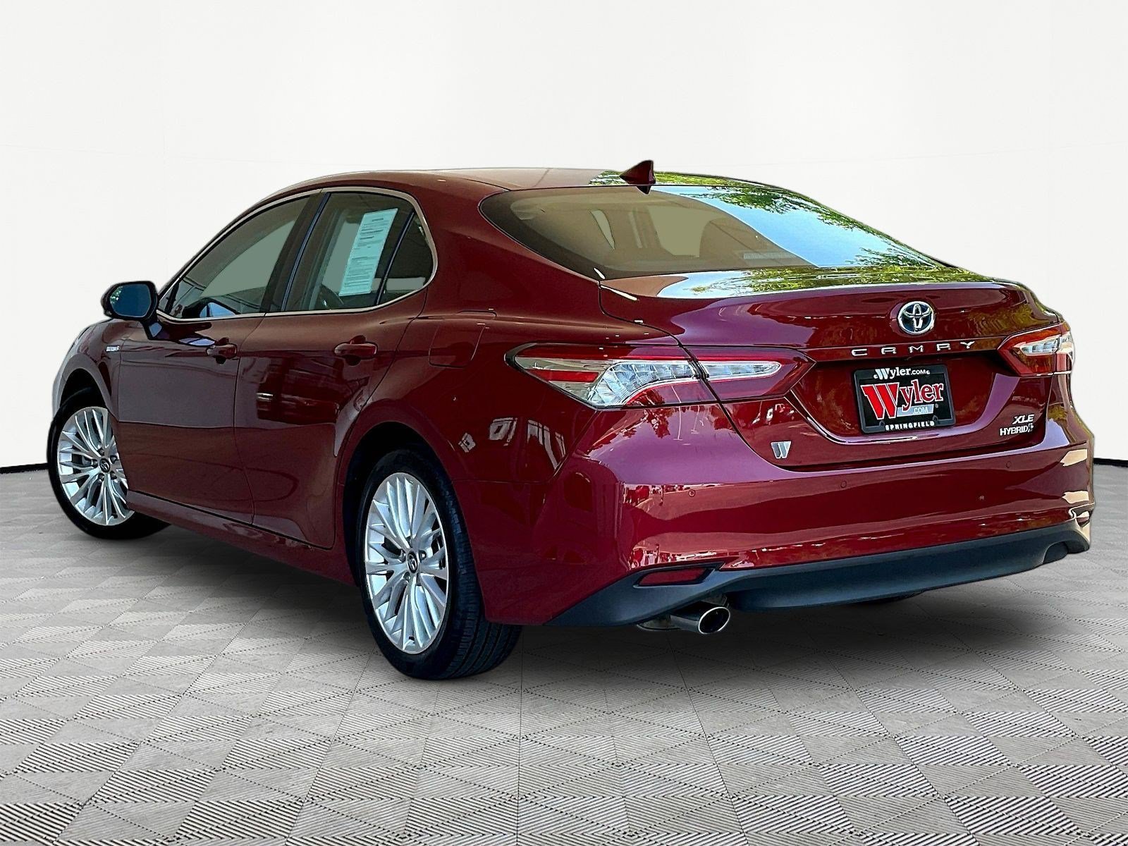 Used 2020 Toyota Camry XLE w/ Driver Assist Package FWD image 4